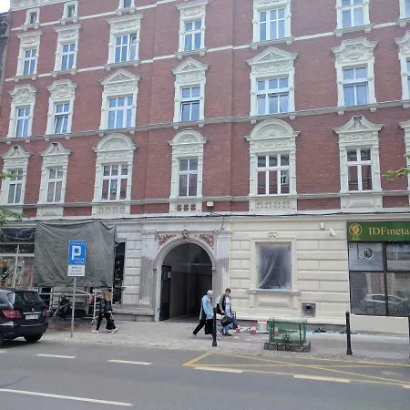 Jagiellonska 3 - Duze Przestronne Pokoje, Centrum Miasta, Szybkie Wifi 3* Katoviçe