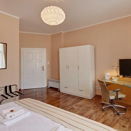 Jagiellonska 3 - Duze Przestronne Pokoje, Centrum Miasta, Szybkie Wifi 3* Katoviçe