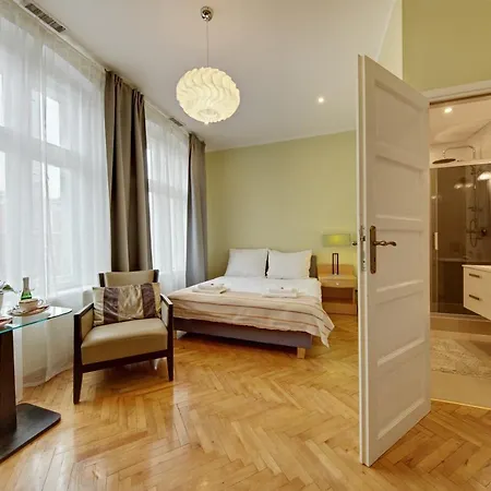 Jagiellonska 3 - Duze Przestronne Pokoje, Centrum Miasta, Szybkie Wifi Apartmanhotel 3*